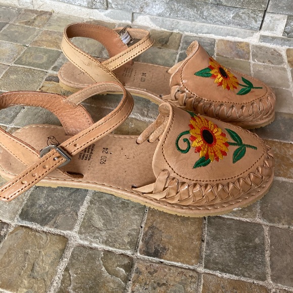 Sunflower 🌻 sandals / huraches de girasol - Picture 7 of 7